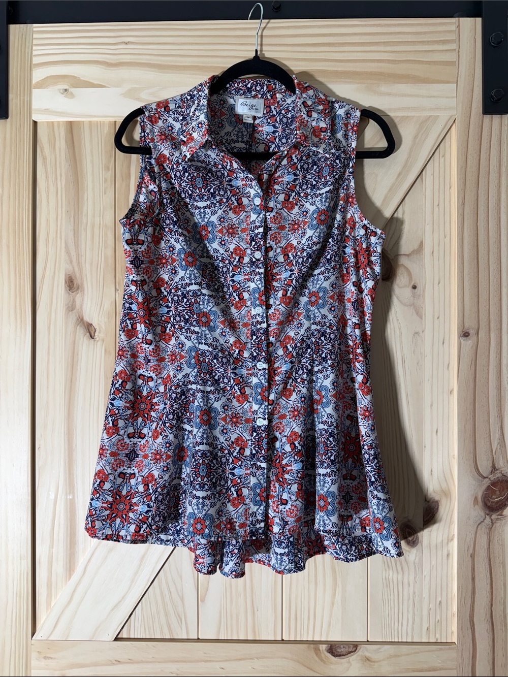 ECI Sleeveless Floral Button-Front Tunic in Coral and Blue